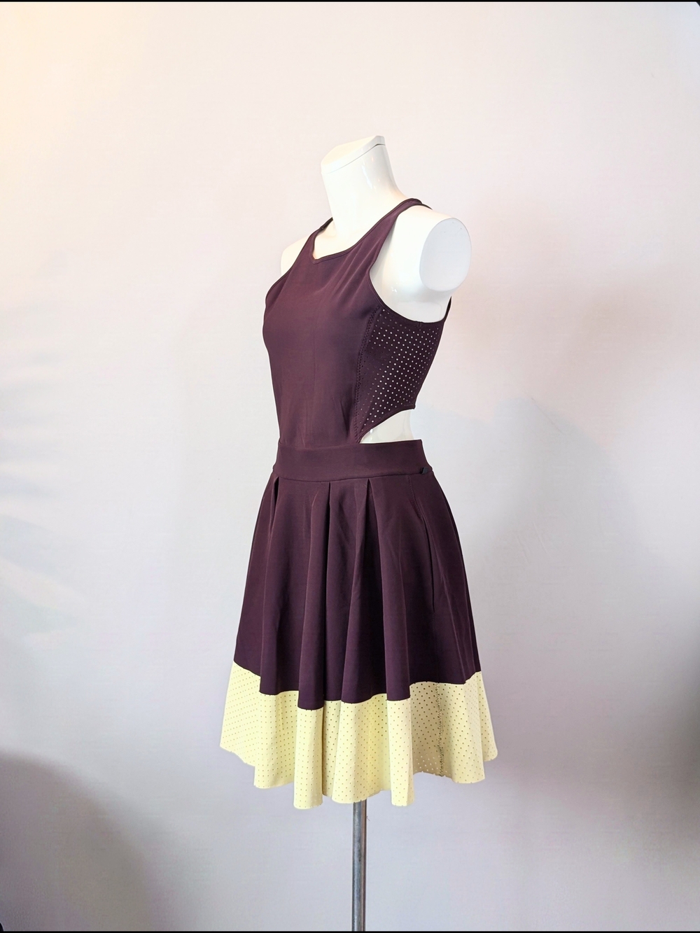 Lululemon Women AWAY DRESS Plum Green/Yellow Perforated Skater Fit Flare Sz Sm
